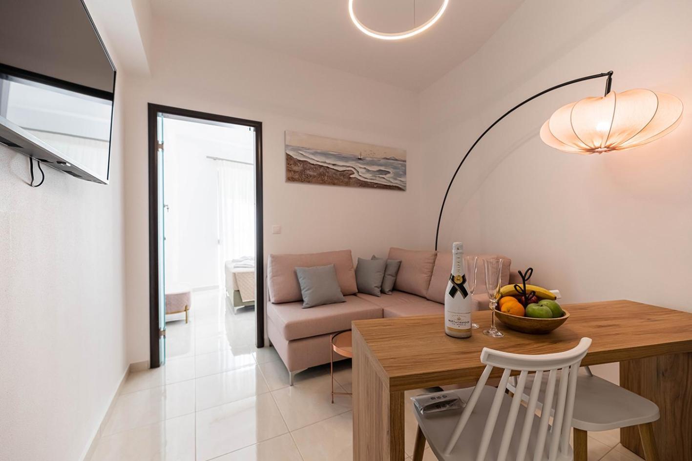 Archangelos Sky Junior Apartment Bagian luar foto